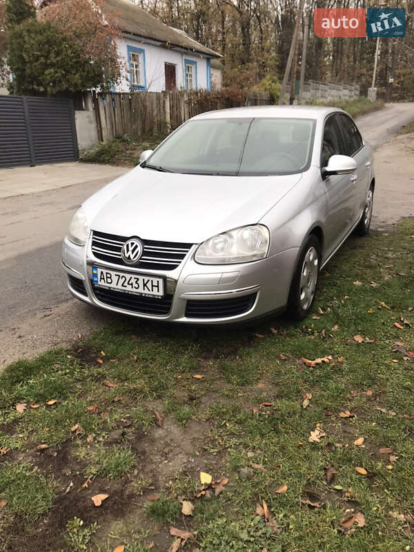 Седан Volkswagen Jetta 2005 в Вінниці