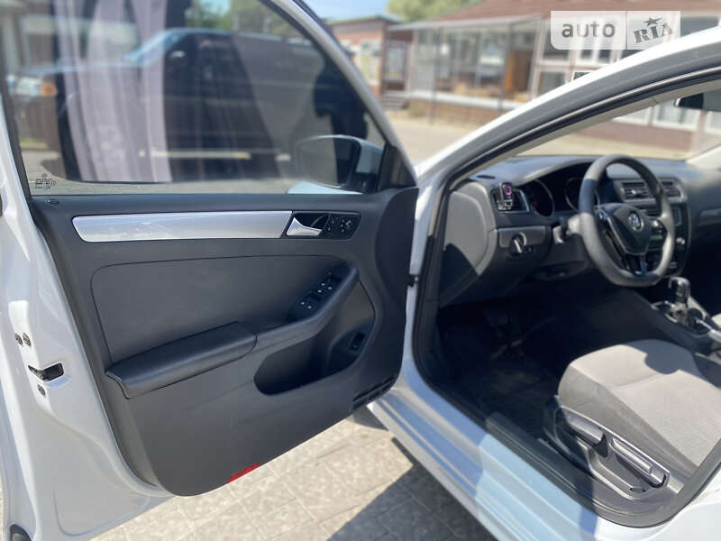 Седан Volkswagen Jetta 2017 в Львові фото 13 Седан Volkswagen Jetta 2017 в Львові