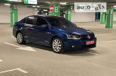 Седан Volkswagen Jetta 2014 в Киеве