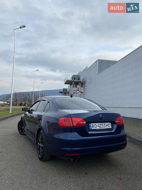 Седан Volkswagen Jetta 2014 в Виноградові