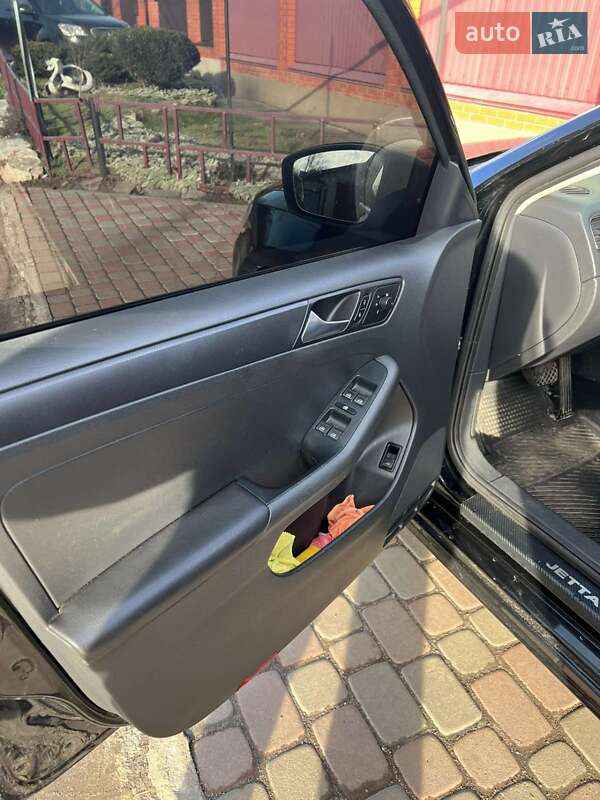 Седан Volkswagen Jetta 2012 в Черкасах