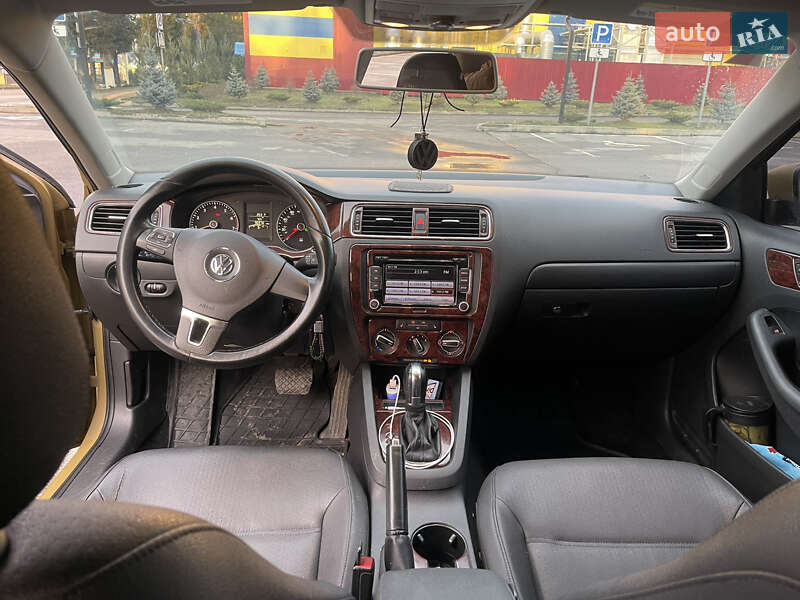Седан Volkswagen Jetta 2011 в Краматорске