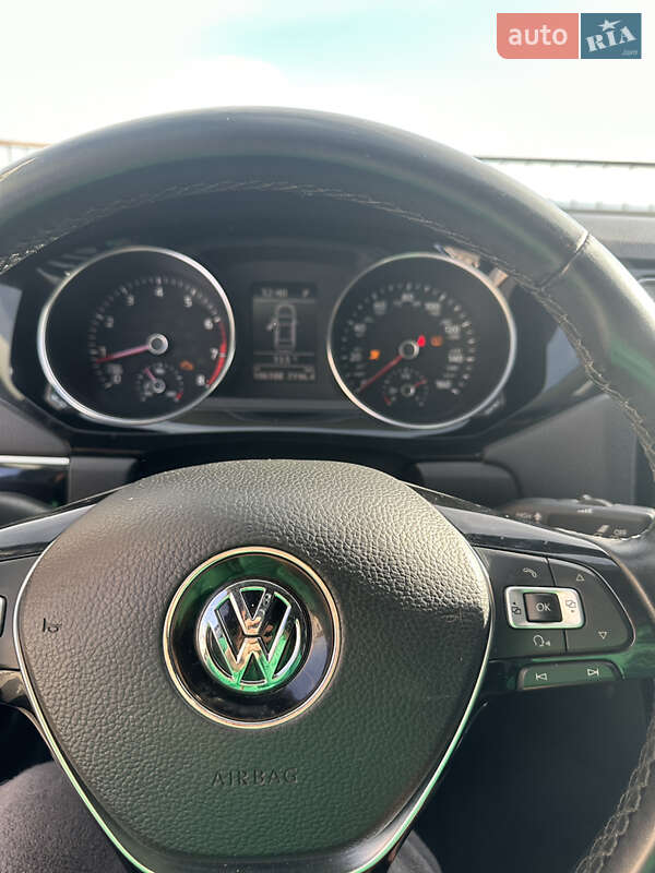 Седан Volkswagen Jetta 2017 в Одесі