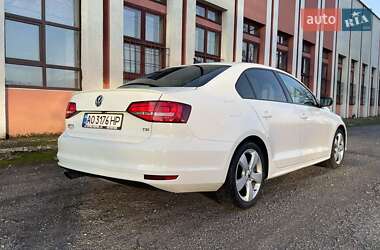 Седан Volkswagen Jetta 2014 в Хусте