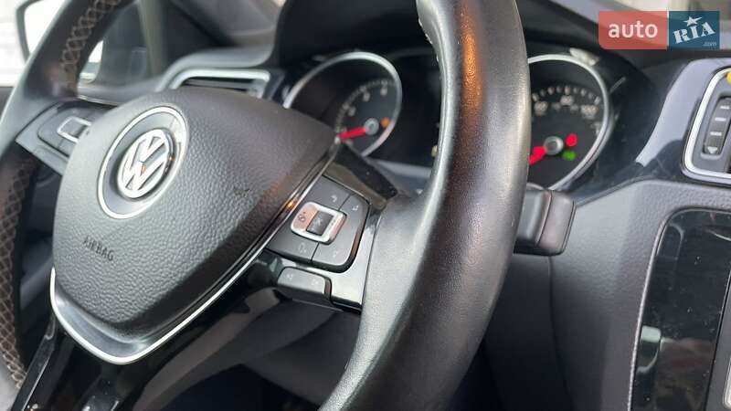 Седан Volkswagen Jetta 2014 в Хусті