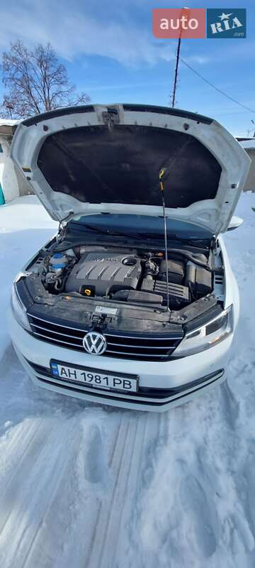 Седан Volkswagen Jetta 2016 в Покровську