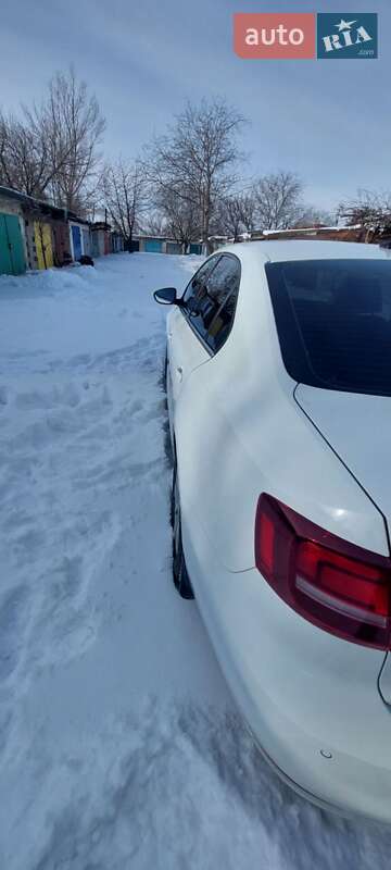 Седан Volkswagen Jetta 2016 в Покровську