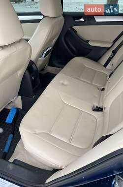 Седан Volkswagen Jetta 2013 в Кропивницком