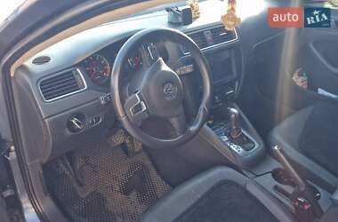 Седан Volkswagen Jetta 2012 в 