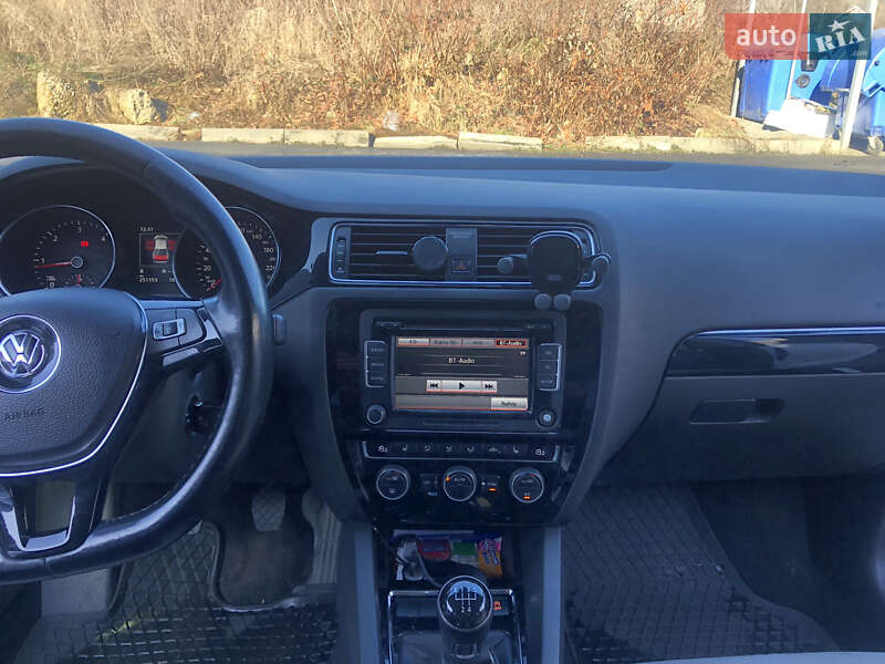 Седан Volkswagen Jetta 2015 в Мукачево