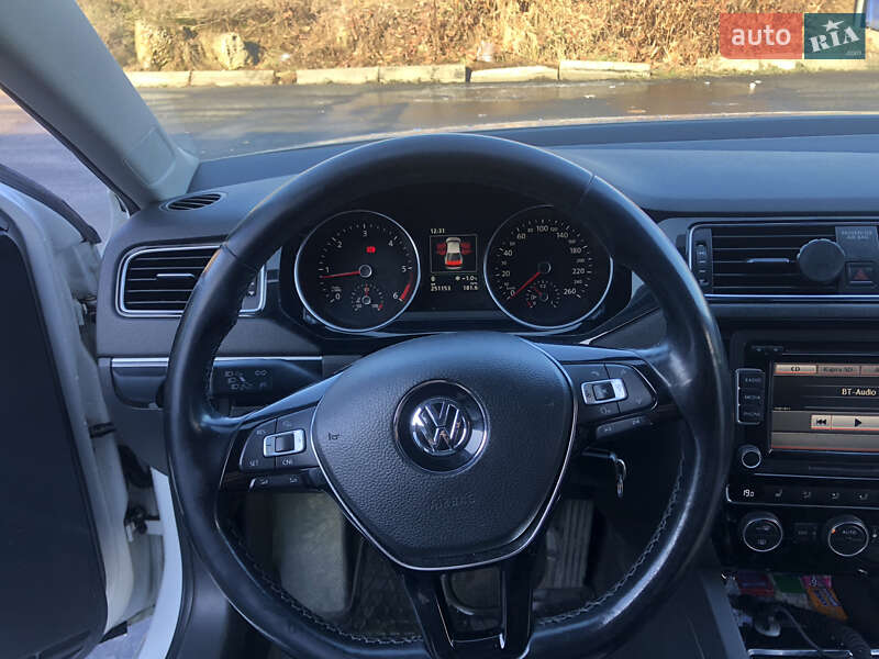 Седан Volkswagen Jetta 2015 в Мукачево
