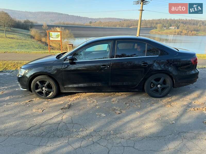Седан Volkswagen Jetta 2017 в Львове