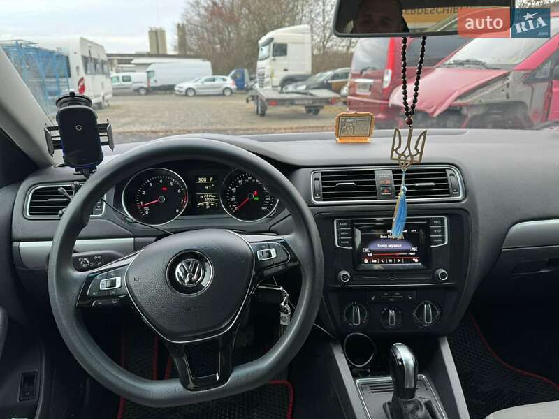 Седан Volkswagen Jetta 2017 в Львове