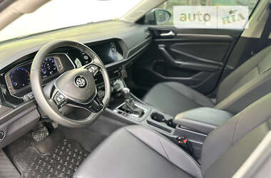 Седан Volkswagen Jetta 2019 в 