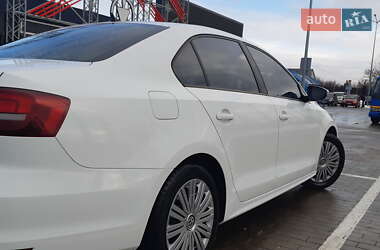 Седан Volkswagen Jetta 2016 в 