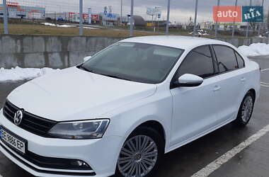 Седан Volkswagen Jetta 2016 в 