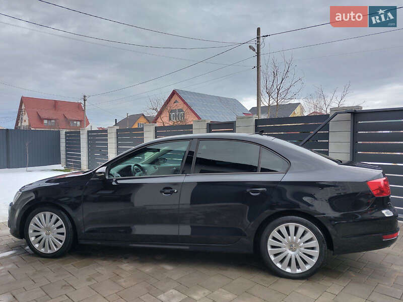 Седан Volkswagen Jetta 2011 в Рогатине
