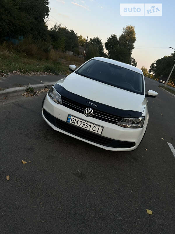 Седан Volkswagen Jetta 2014 в Ромнах