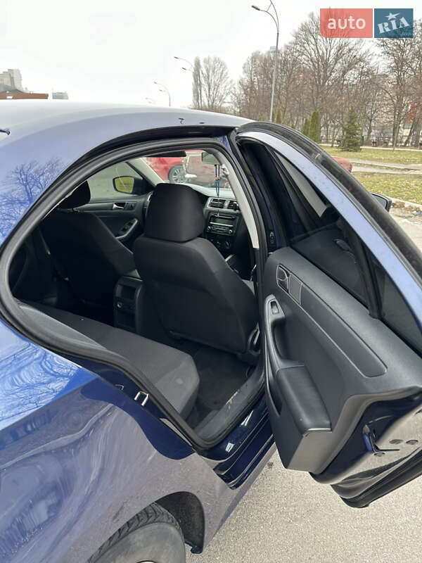 Седан Volkswagen Jetta 2014 в Києві