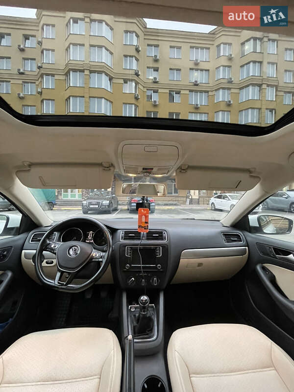 Седан Volkswagen Jetta 2017 в Киеве фото 12 Седан Volkswagen Jetta 2017 в Киеве