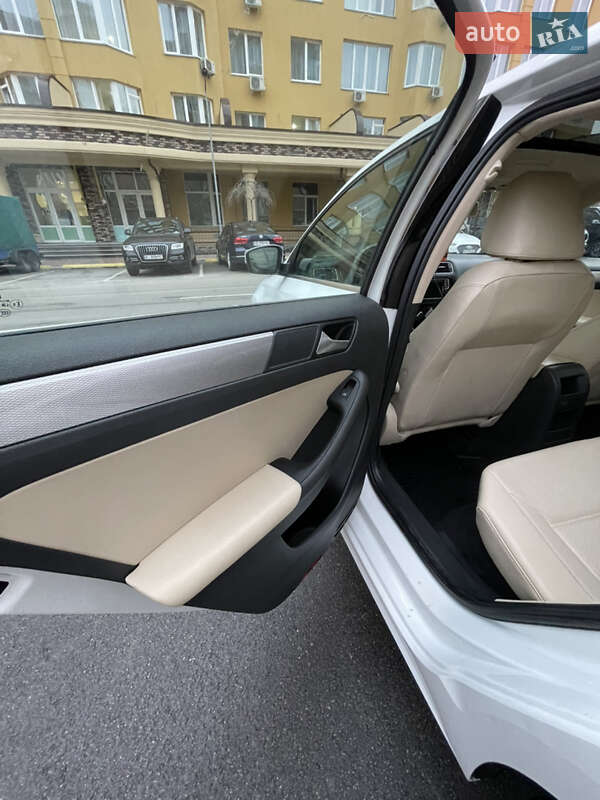 Седан Volkswagen Jetta 2017 в Киеве фото 20 Седан Volkswagen Jetta 2017 в Киеве
