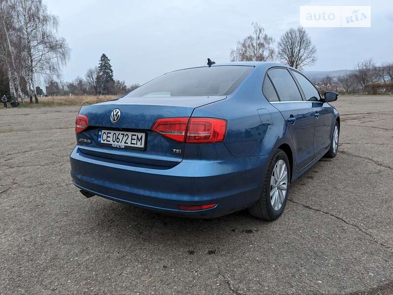 Седан Volkswagen Jetta 2015 в Черновцах
