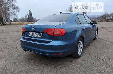 Седан Volkswagen Jetta 2015 в Черновцах