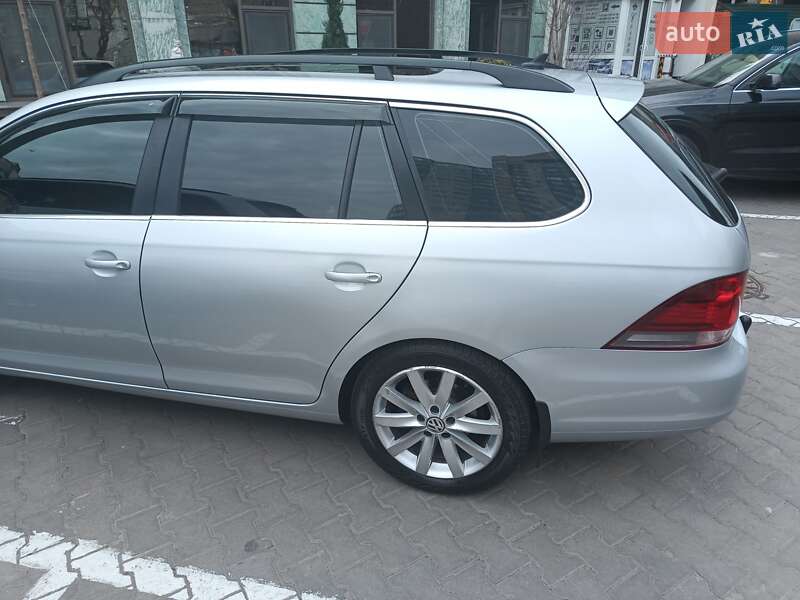 Универсал Volkswagen Jetta 2013 в Одессе