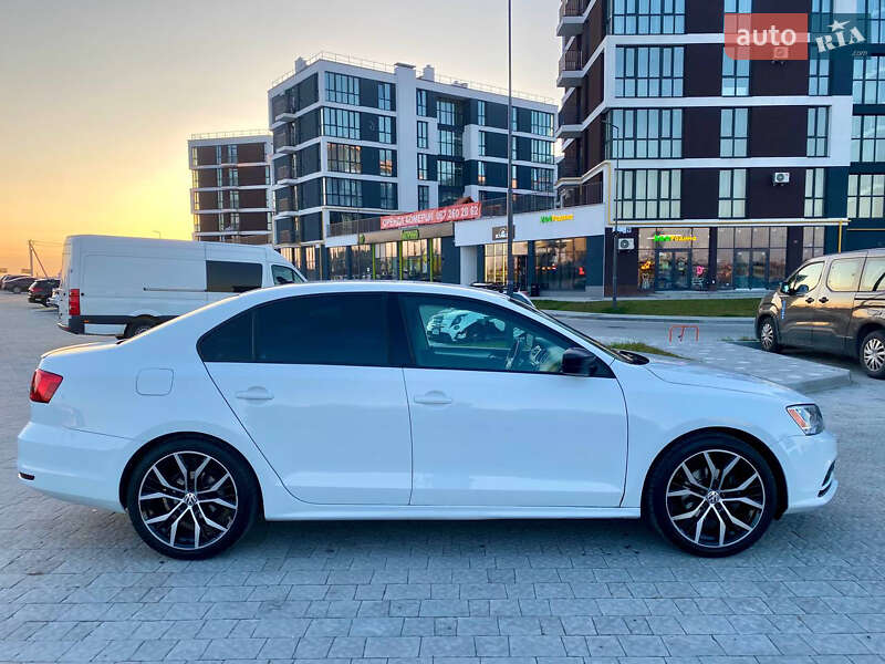 Седан Volkswagen Jetta 2014 в Пустомытах