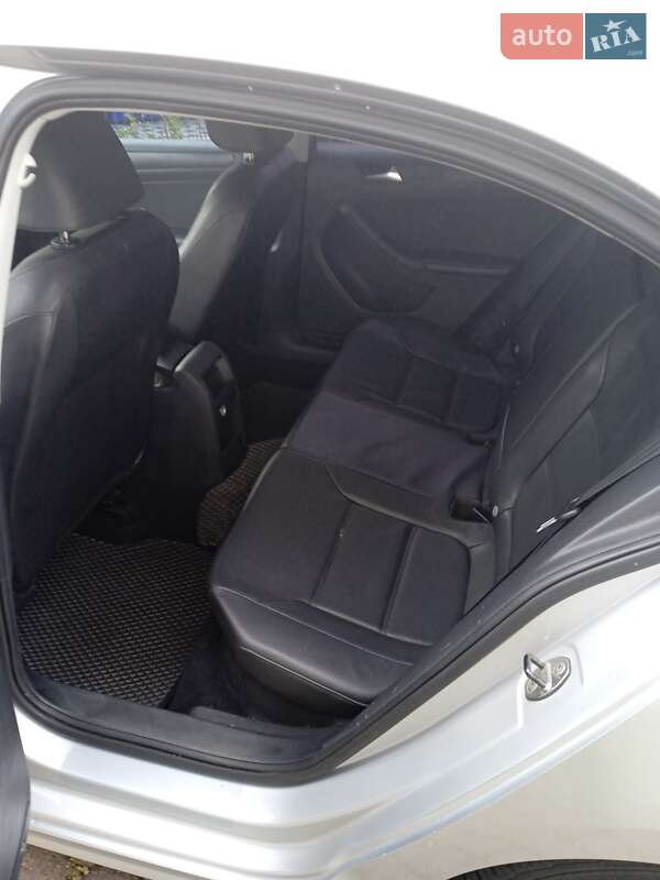 Седан Volkswagen Jetta 2014 в Одесі