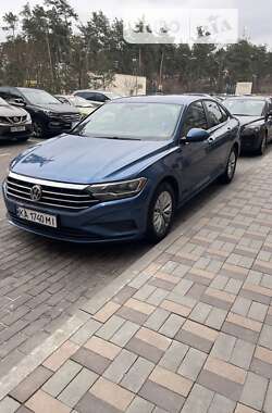 Седан Volkswagen Jetta 2018 в Києві