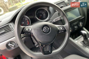 Седан Volkswagen Jetta 2015 в 