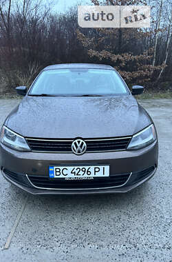 Седан Volkswagen Jetta 2014 в Львове