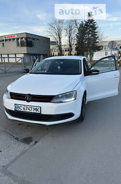 Седан Volkswagen Jetta 2012 в Львові