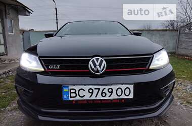 Седан Volkswagen Jetta 2017 в Львові