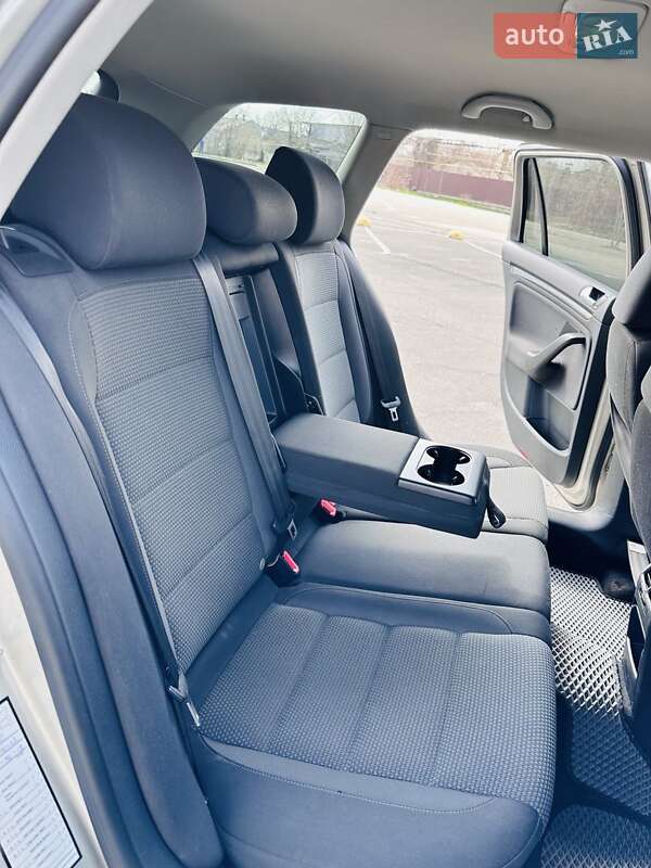 Універсал Volkswagen Jetta 2012 в Одесі