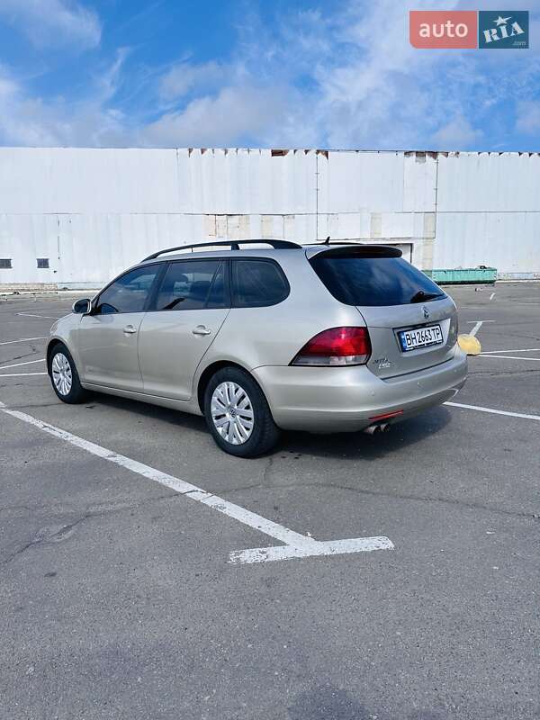 Універсал Volkswagen Jetta 2012 в Одесі