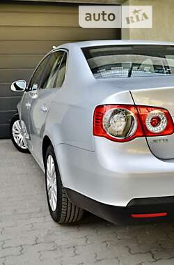 Седан Volkswagen Jetta 2009 в Дрогобыче