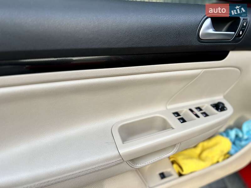 Універсал Volkswagen Jetta 2013 в Мукачевому