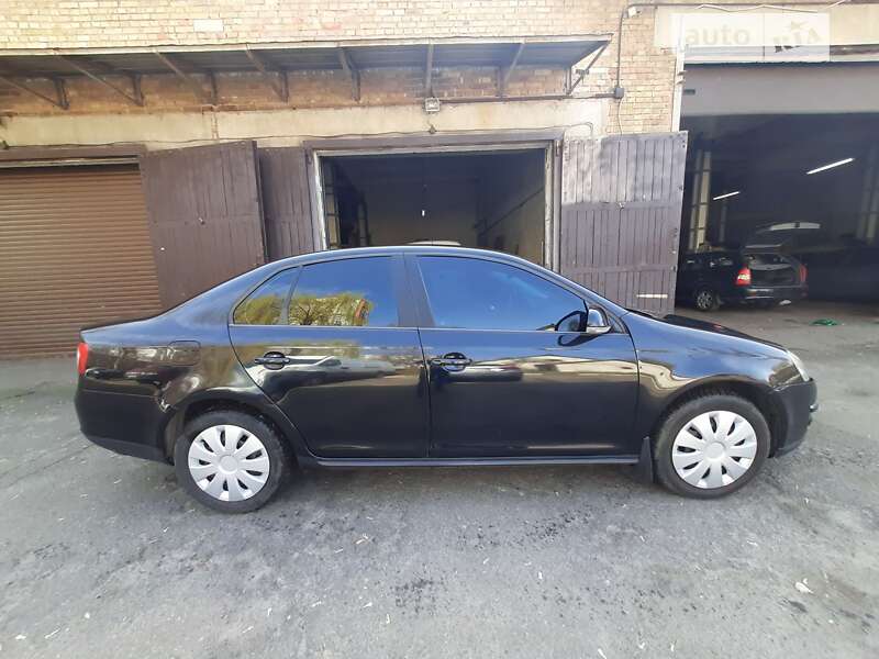 Седан Volkswagen Jetta 2006 в Киеве
