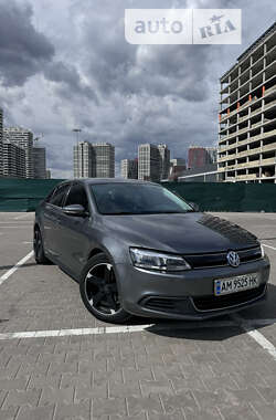 Седан Volkswagen Jetta 2013 в Киеве