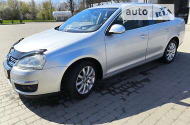 Седан Volkswagen Jetta 2006 в Староконстантинове