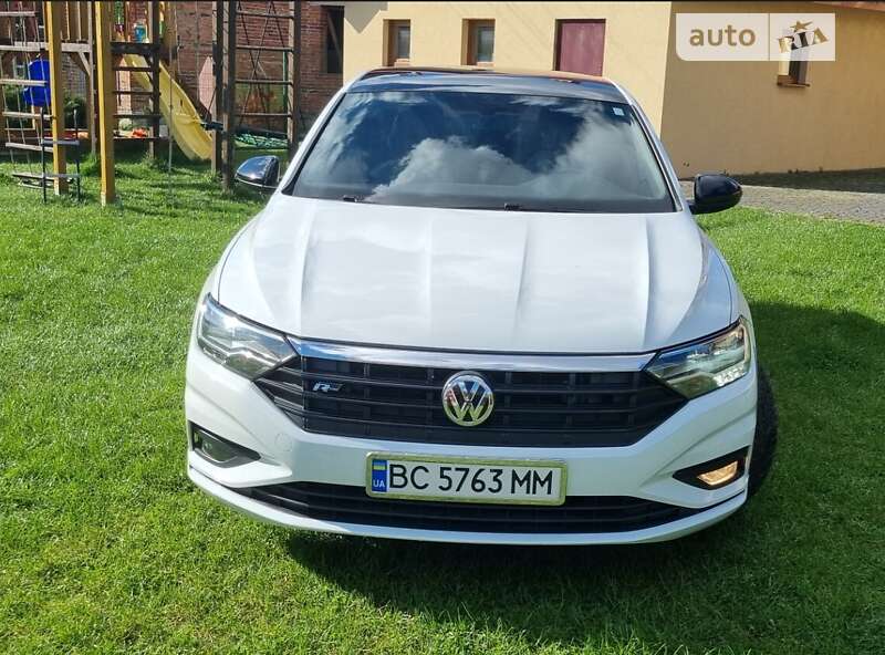 Седан Volkswagen Jetta 2019 в Львові