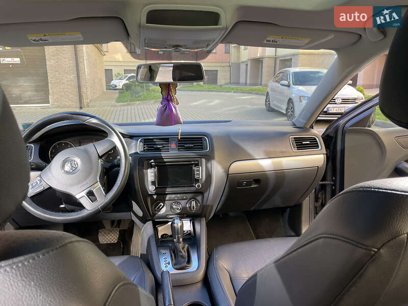 Седан Volkswagen Jetta 2012 в Ивано-Франковске