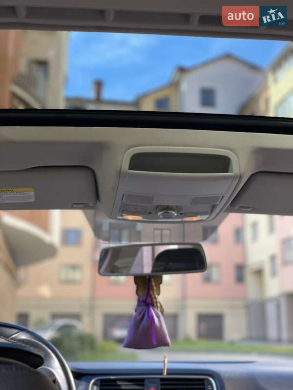 Седан Volkswagen Jetta 2012 в Ивано-Франковске