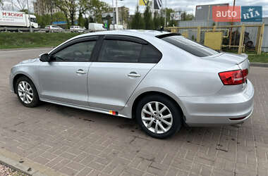 Седан Volkswagen Jetta 2014 в 