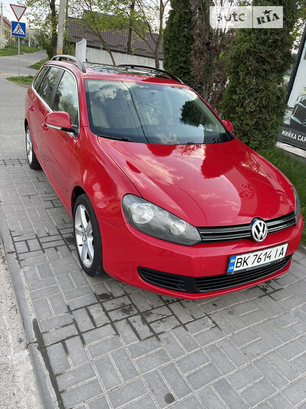 Универсал Volkswagen Jetta 2011 в Ровно