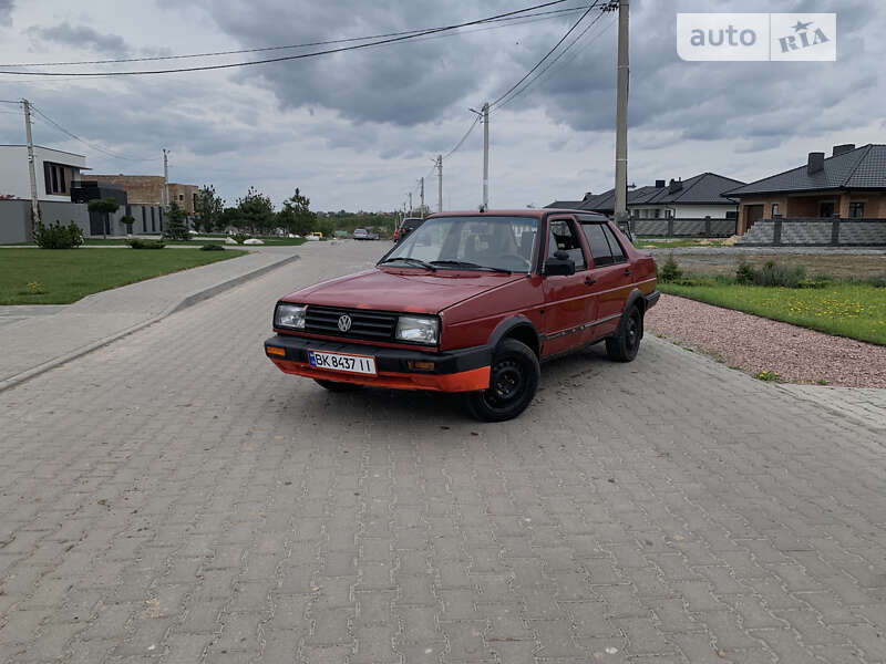 Седан Volkswagen Jetta 1985 в Ровно