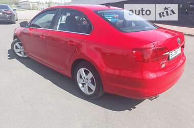 Седан Volkswagen Jetta 2013 в Львове