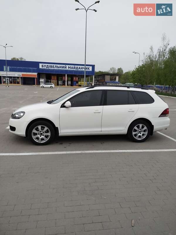 Универсал Volkswagen Jetta 2012 в Сумах